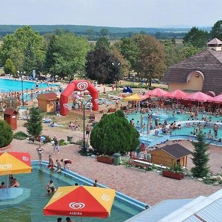 Ad-Lak Apartman Dombóvár Kültér fotó